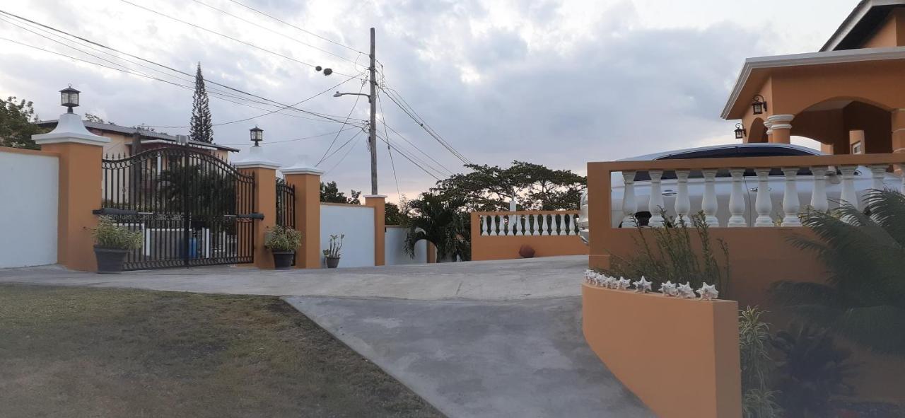 Modrians Bed & Breakfast รันอเวย์เบย์ ภายนอก รูปภาพ