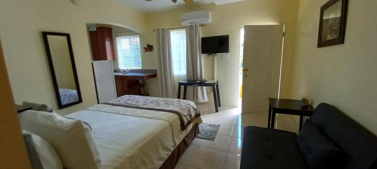 Modrians Bed & Breakfast รันอเวย์เบย์ ภายนอก รูปภาพ
