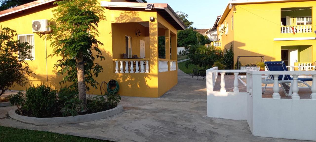 Modrians Bed & Breakfast รันอเวย์เบย์ ภายนอก รูปภาพ
